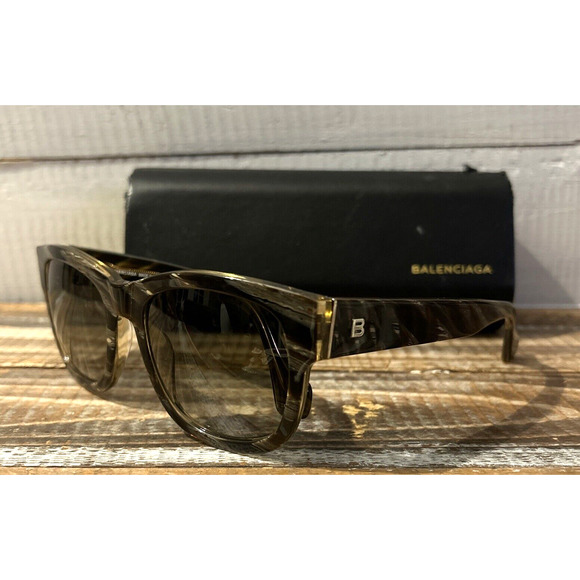 Balenciaga Sunglasses BA 69 62B Brown Horn / Gradient Smoke Made In Italy - Picture 2 of 11